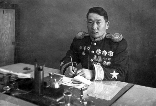 Зууны нэг  өдөр: Б.Дорж генерал сайдаар томилогджээ